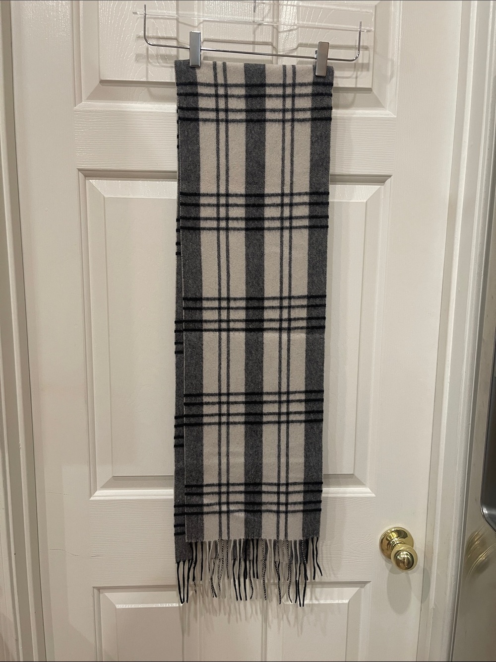 Cashmere Gray and Cream Plaid Fringe Scarf 🧣